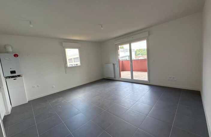 Appartement T4 avec grand balcon – Pont-de-Chéruy (38230) — photo 2