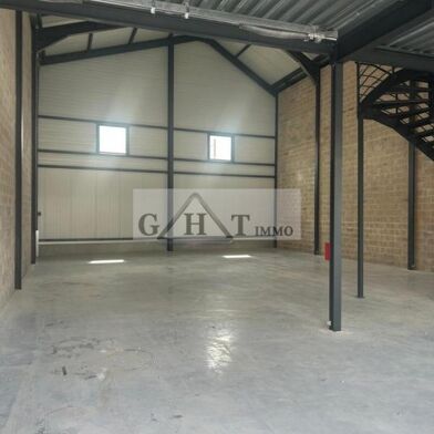 Local industriel  3900 €