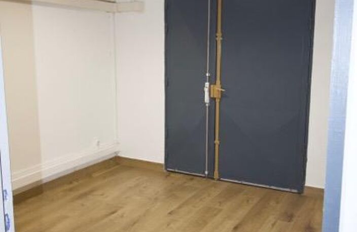 A LOUER Local professionnel de 75 m² sur Saint André — photo 3