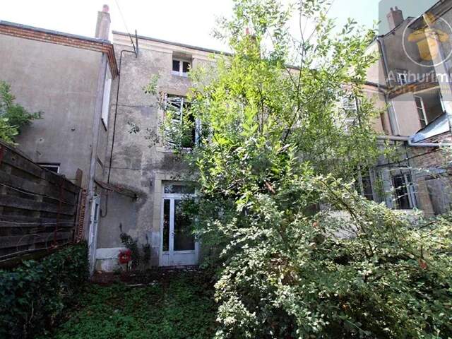 Maison au cœur de Beaugency avec jardin, prête à être rénovée ! À 30 minutes de Blois, 25 km d'Orléans, à 2 heures de Paris — photo du bien