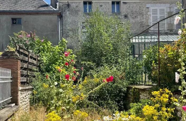 Maison au cœur de Beaugency avec jardin, prête à être rénovée ! À 30 minutes de Blois, 25 km d'Orléans, à 2 heures de Paris — photo 2