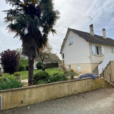 Maison 6 pièces 1080 €