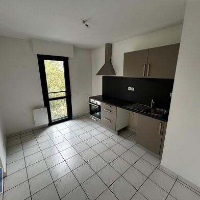Appartement 4 pièces 819 €