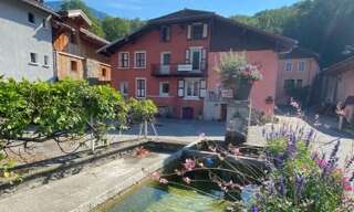 Immeuble  240 m² à vendre à Grand-Aigueblanche (73260)