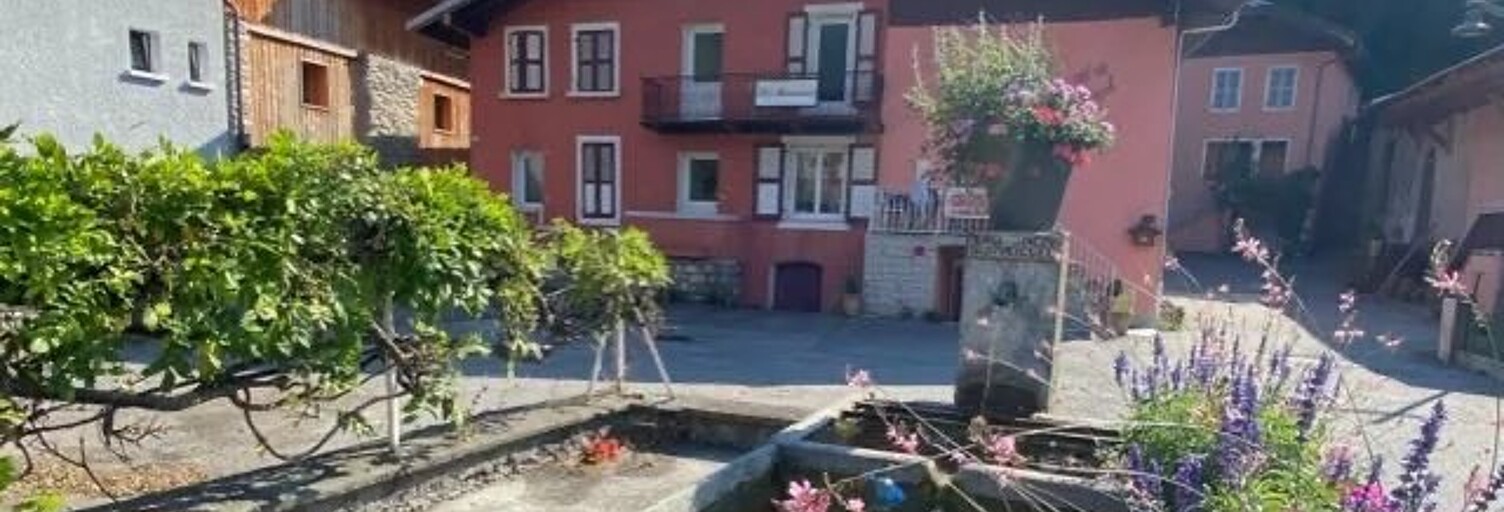 Immeuble  240 m² à vendre à Grand-Aigueblanche (73260)