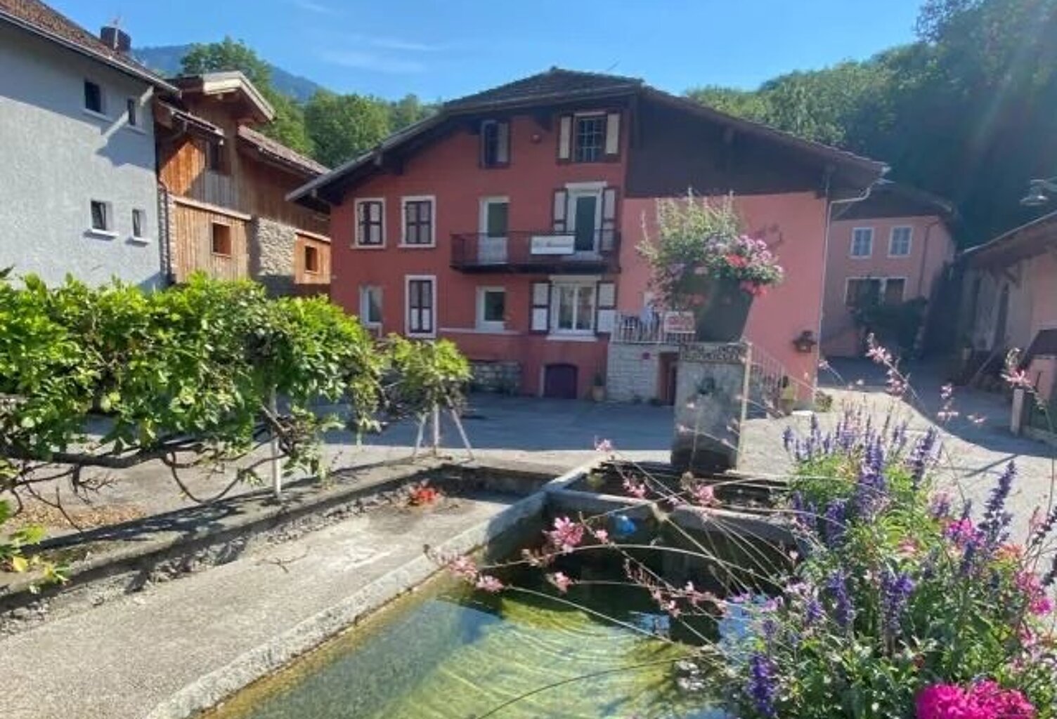 AIGUEBLANCHE (73260) – MAISON D’INVESTISSEMENT DIVISÉE EN 8 LOGEMENTS — photo 1