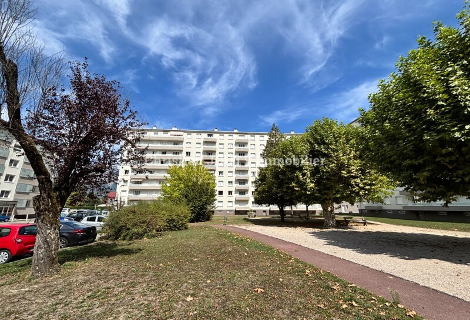 F4 — photo 1