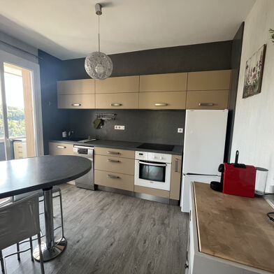 Appartement 3 pièces 710 €