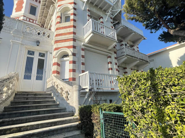 VAUX PONTAILLAC BELLE VUE MER 1ère LIGNE APPARTEMENT DUPLEX — photo du bien