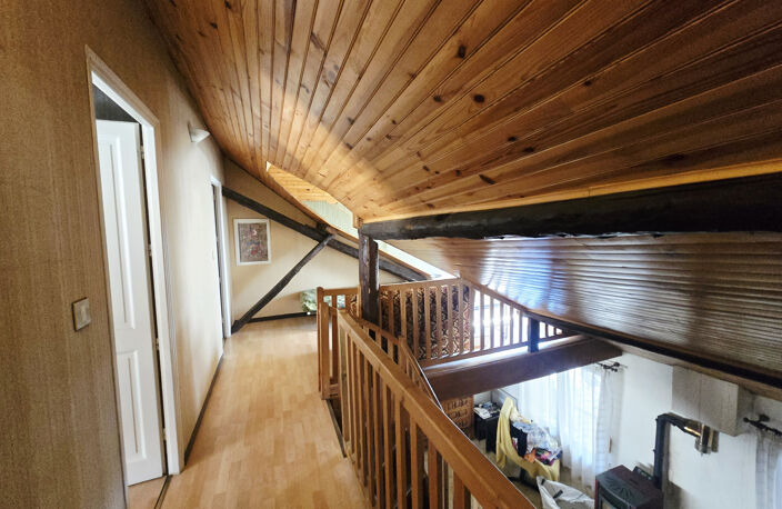 Barcelonnette centre : Duplex T4 - Potentiel et charme de l' — photo 3