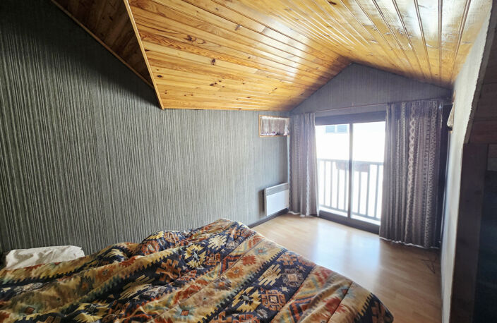 Barcelonnette centre : Duplex T4 - Potentiel et charme de l' — photo 5