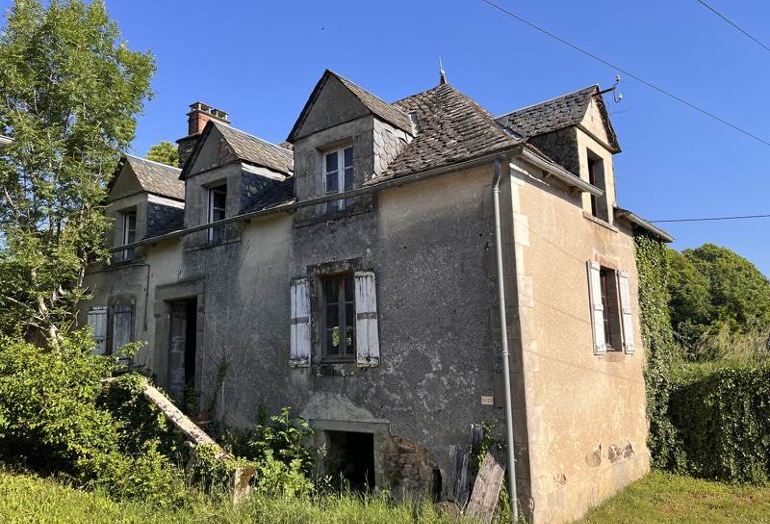 Maison en pierre de 4 pièces principales — photo 1