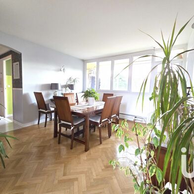 Appartement 4 pièces 168000 €