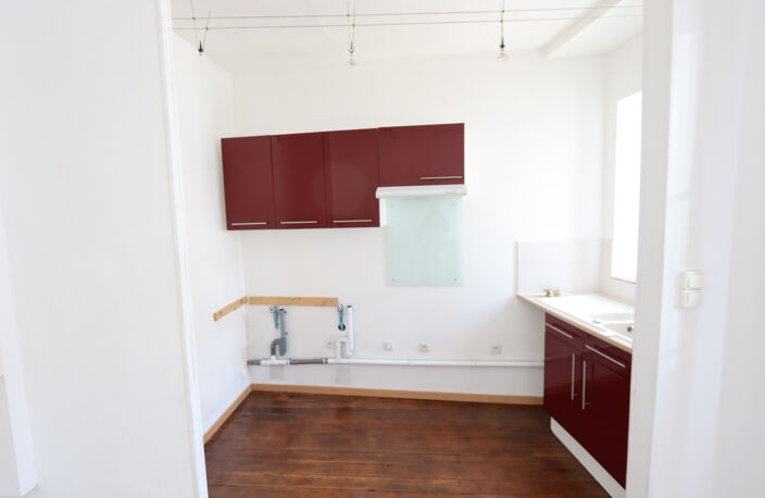 Coeur de ville, appartement T2 rénové — photo 3