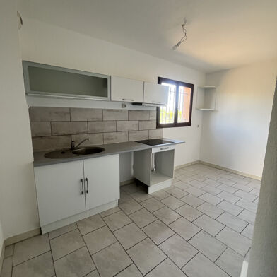Appartement 3 pièces 890 €