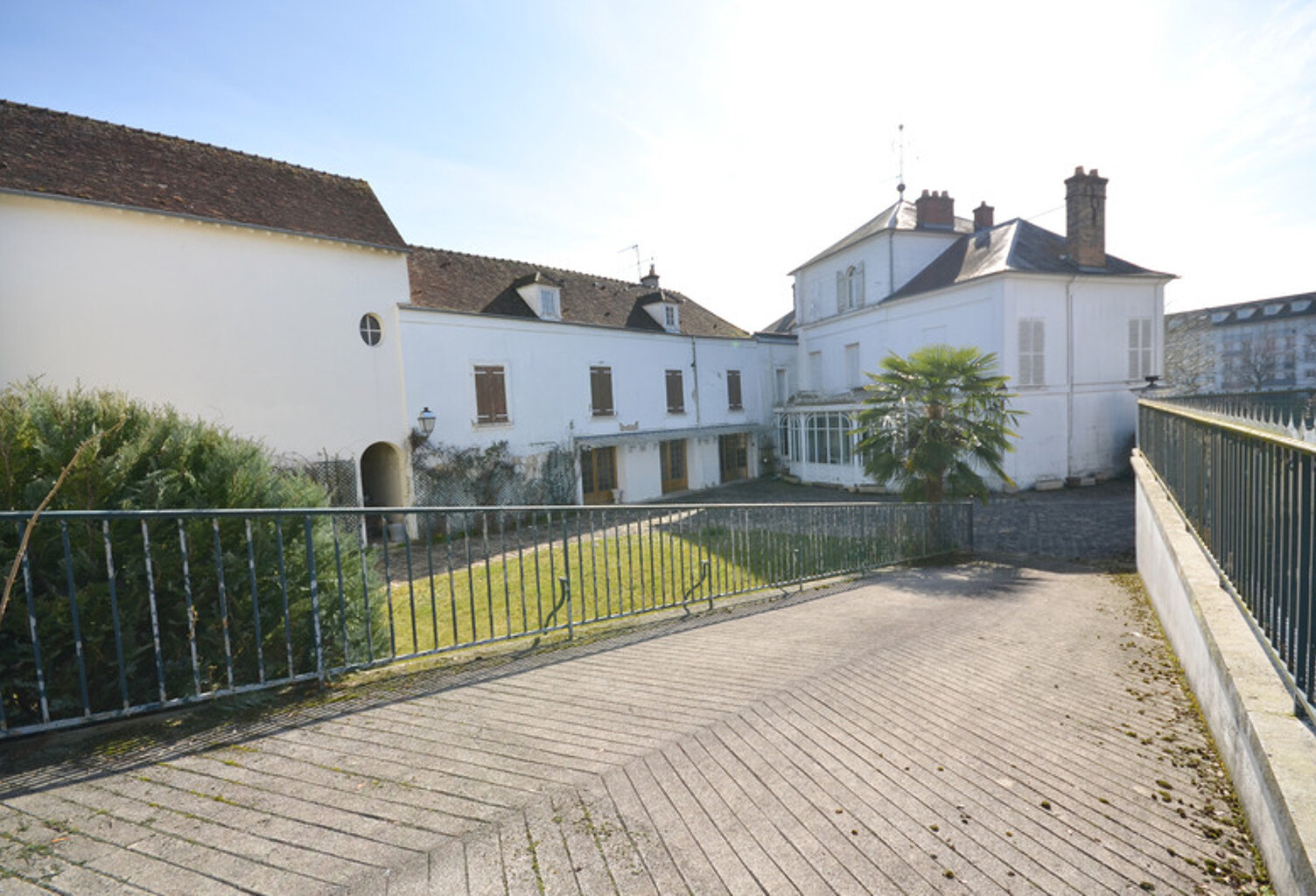 CHATEAU THIERRY (02)  centre, à vendre grande maison bourgeoise de 400 m2 habitables avec bâtiment de 800 m2 — photo 1