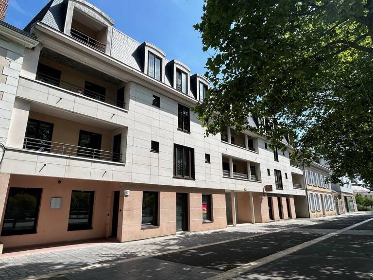 A LOUER - Appartement 3 pièces CHARTRES avec garage et terrasse — photo 1