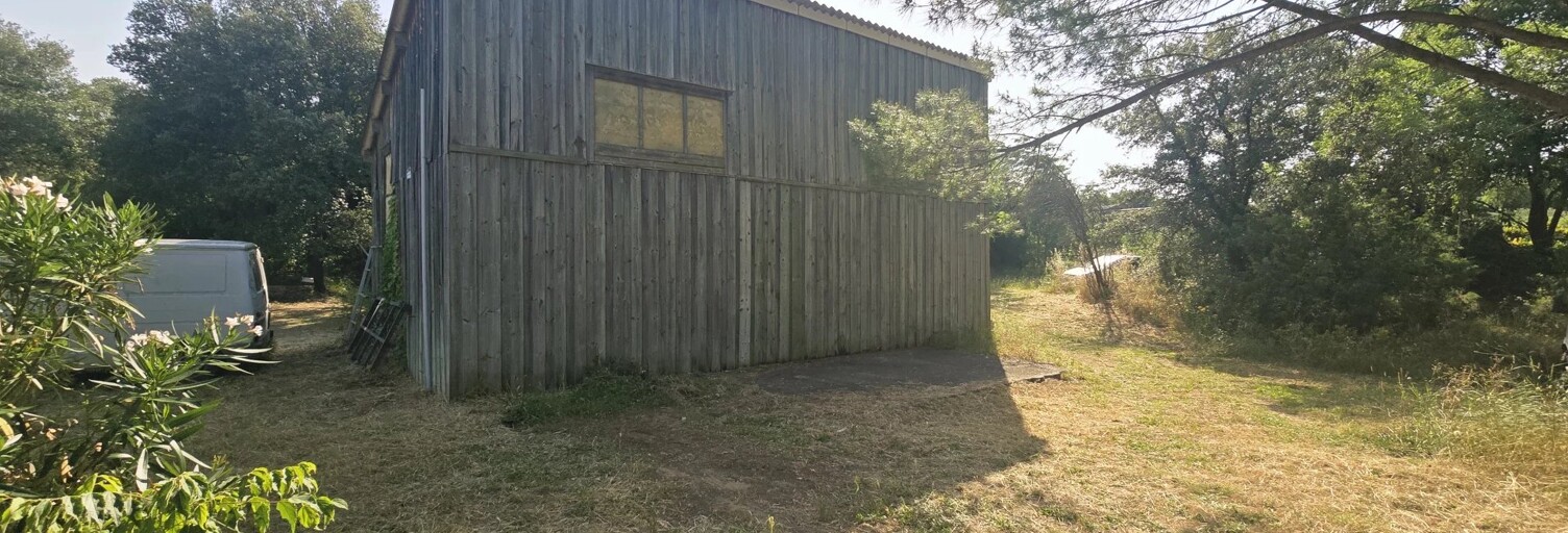 Terrain  2373 m² à vendre à Saint-Quentin-la-Poterie (30700)