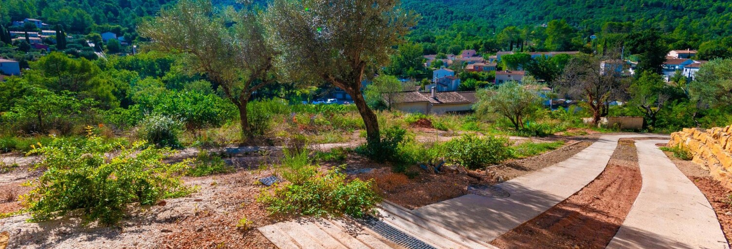 Terrain  2021 m² à vendre à Solliès-Toucas (83210)