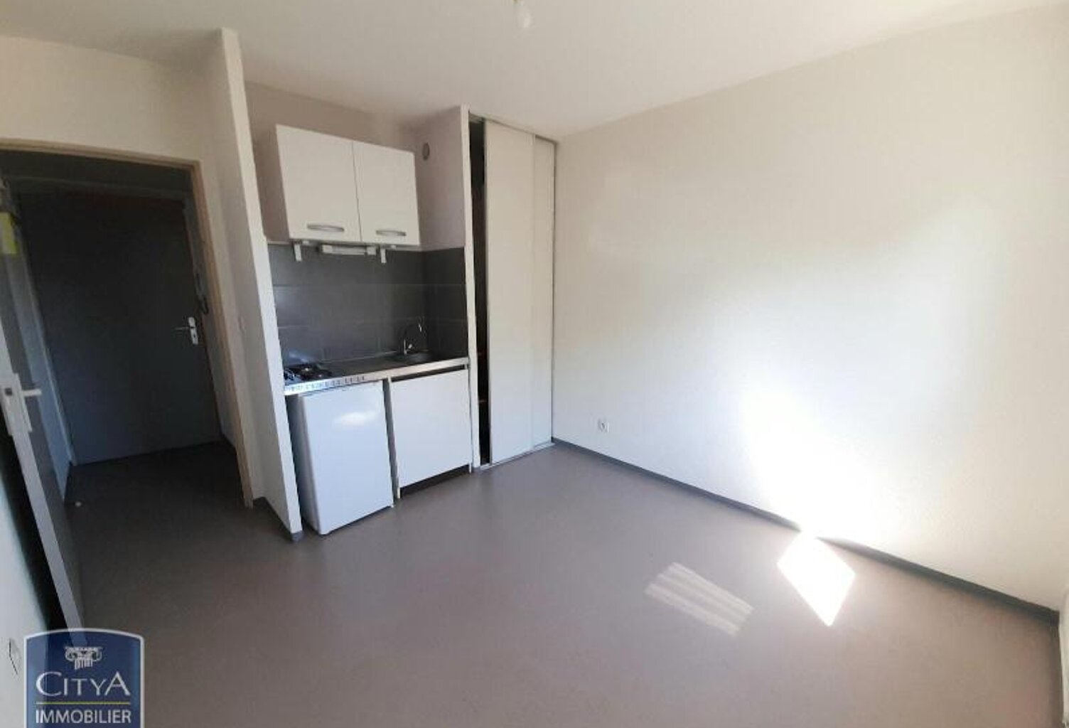 Location appartement 1 pièce 15 m² à Tours (37200) — photo 1