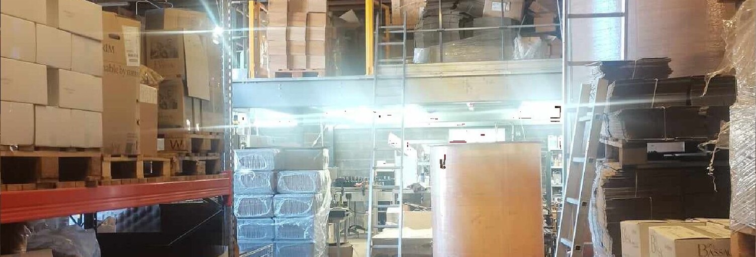 Local industriel  330 m² à vendre à Puissalicon (34480)