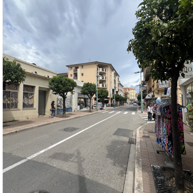 Commerce  107000 €