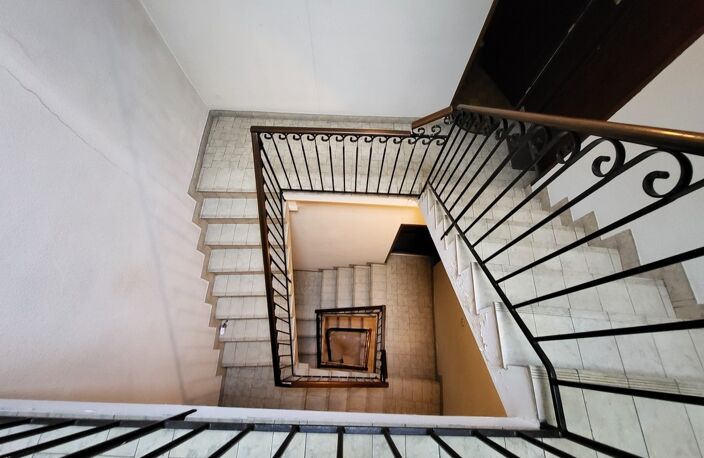 Immeuble mixte au centre-ville de St-Jean-de-Maurienne 73300 — photo 2