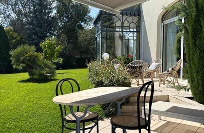 Villa — photo 2