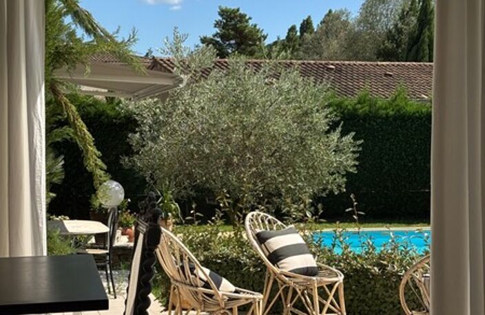 Villa — photo 3
