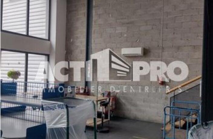 Entrepot à louer — photo 3