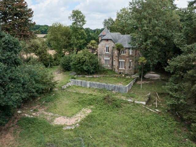 Maison en pierre de 5 pièces principales — photo du bien