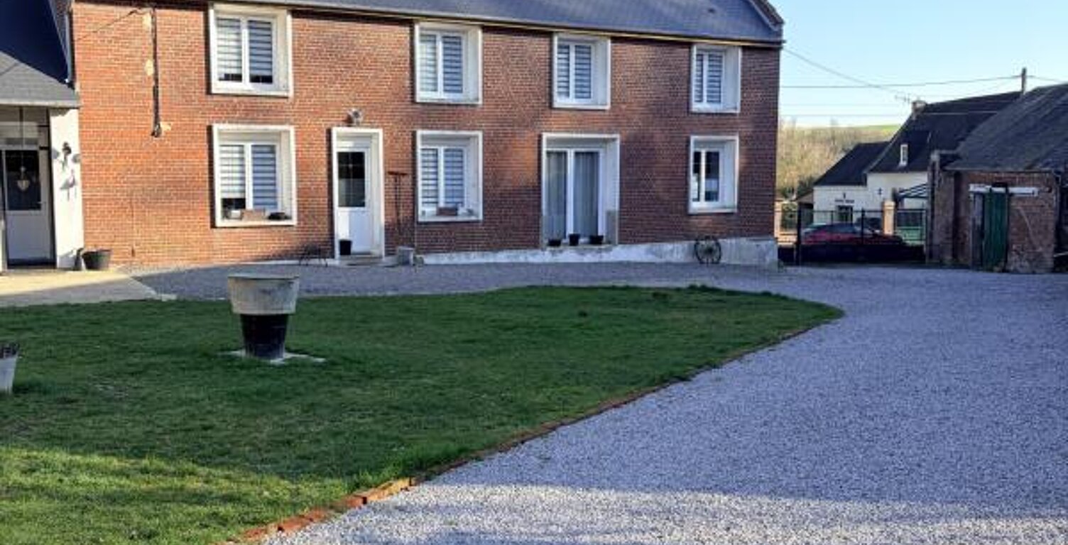 02120 Tupigny .Ancien corps de FERME — photo 1