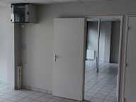 Local commercial; 1er - LOCATION LOCAL COMERCIAL RODEZ — photo 3