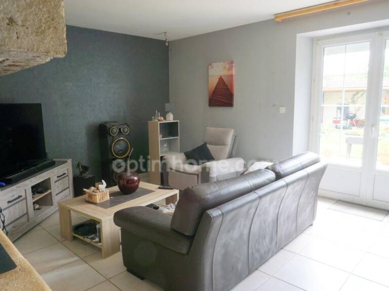 Secteur Vesoul, maison de 152 m², 3 grandes chambres, insert bois et garage double — photo 1