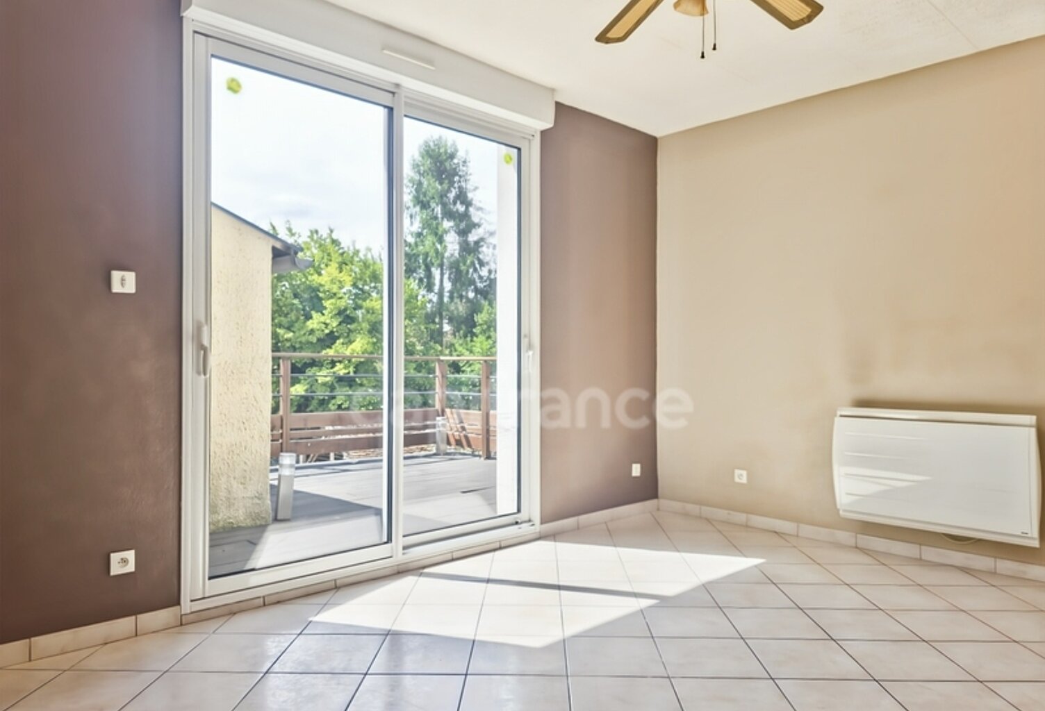 Ensemble immobilier - Local commercial, partie production et son habitation avec vue sur rivière — photo 1