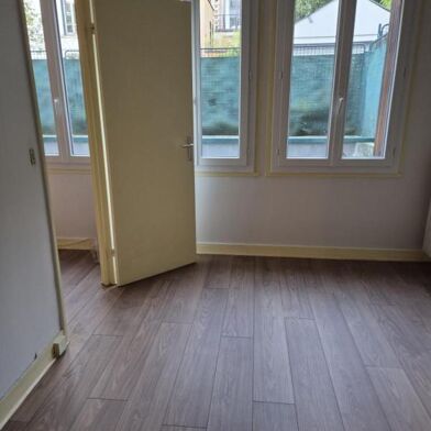 Appartement 2 pièces 1075 €