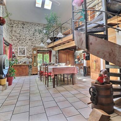 Maison 14 pièces 800000 €