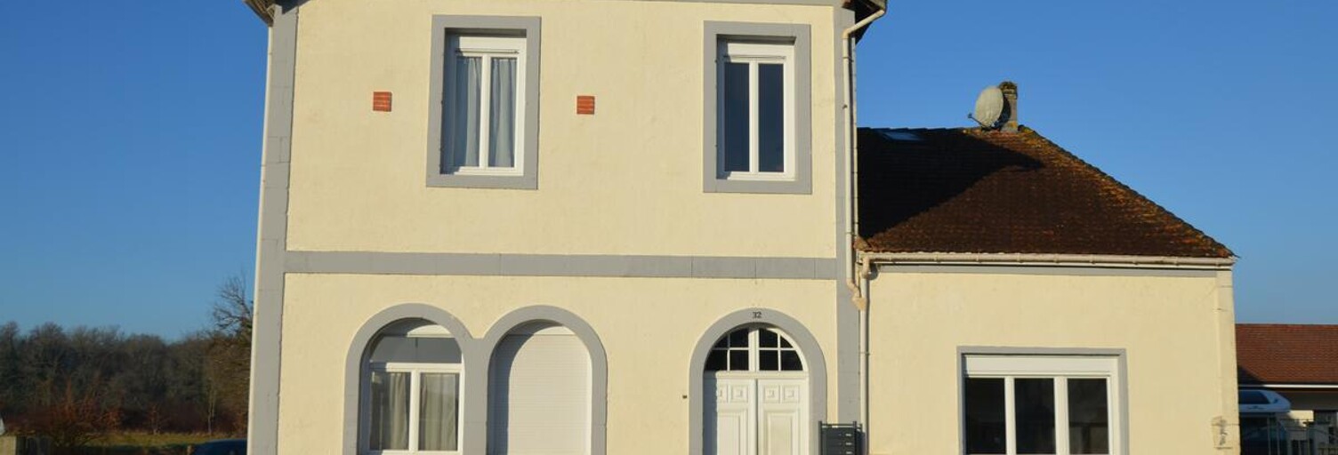 Immeuble  288 m² à vendre à Moulin-Neuf (24700)