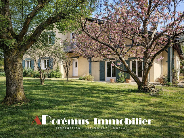 BOULIAC CENTRE   Grande maison familiale avec piscine, logem — photo du bien