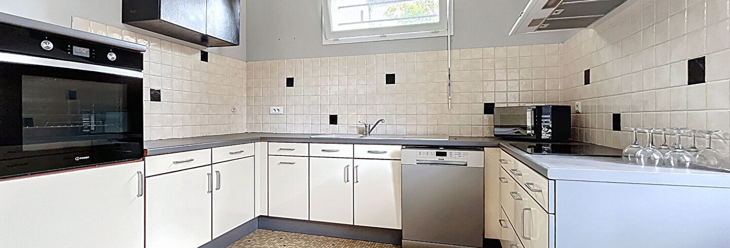 Maison 10 Pièces 220 m² à vendre à Salles (33770)