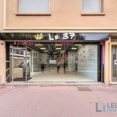 Commerce  950 €