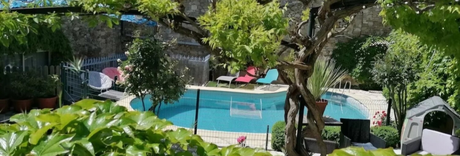 Maison 25 Pièces 430 m² à vendre à Saint-Marcel-d'Ardèche (07700)