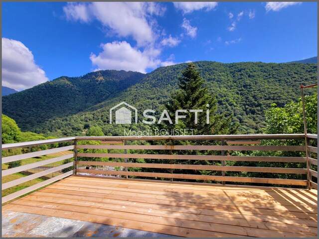 Au cœur de Melles, maison T3 de 60m² dont deux chambres, une terrasse et cave, un jardin. — photo du bien