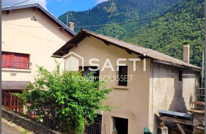 Au cœur de Melles, maison T3 de 60m² dont deux chambres, une terrasse et cave, un jardin. — photo 2