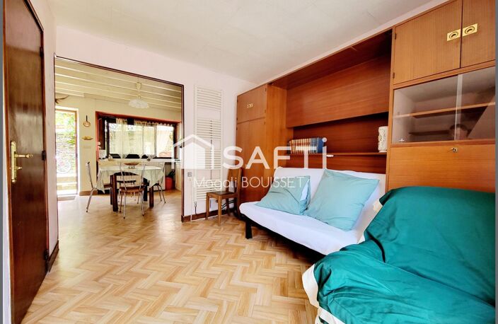 Au cœur de Melles, maison T3 de 60m² dont deux chambres, une terrasse et cave, un jardin. — photo 5