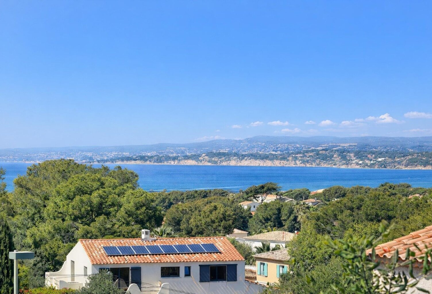 Maison famililale avec vue mer-Le Brusc — photo 1