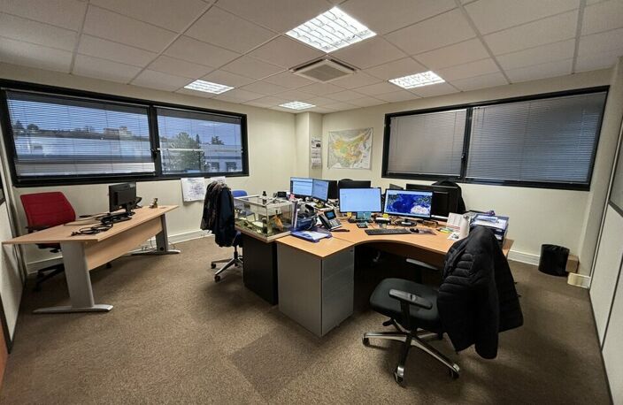 BUREAUX à LOUER — photo 4