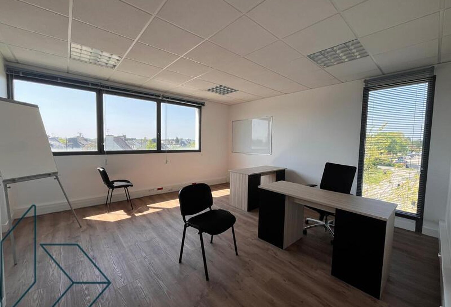 Bureau — photo 1