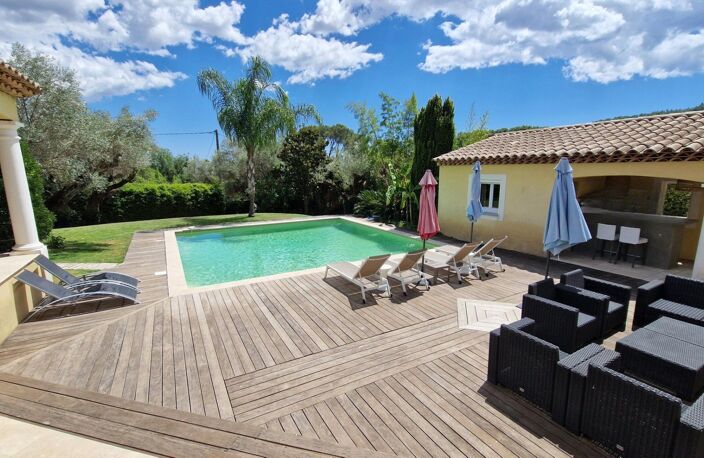 Villa d'architecte de 221m2  sur 2229m2 de terrain avec piscine et pool house. — photo 5