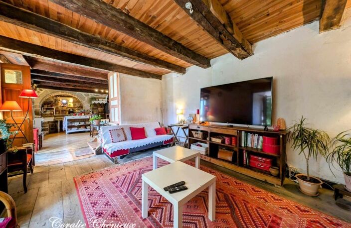 Jolie maison auvergnate avec grange et terrain — photo 2